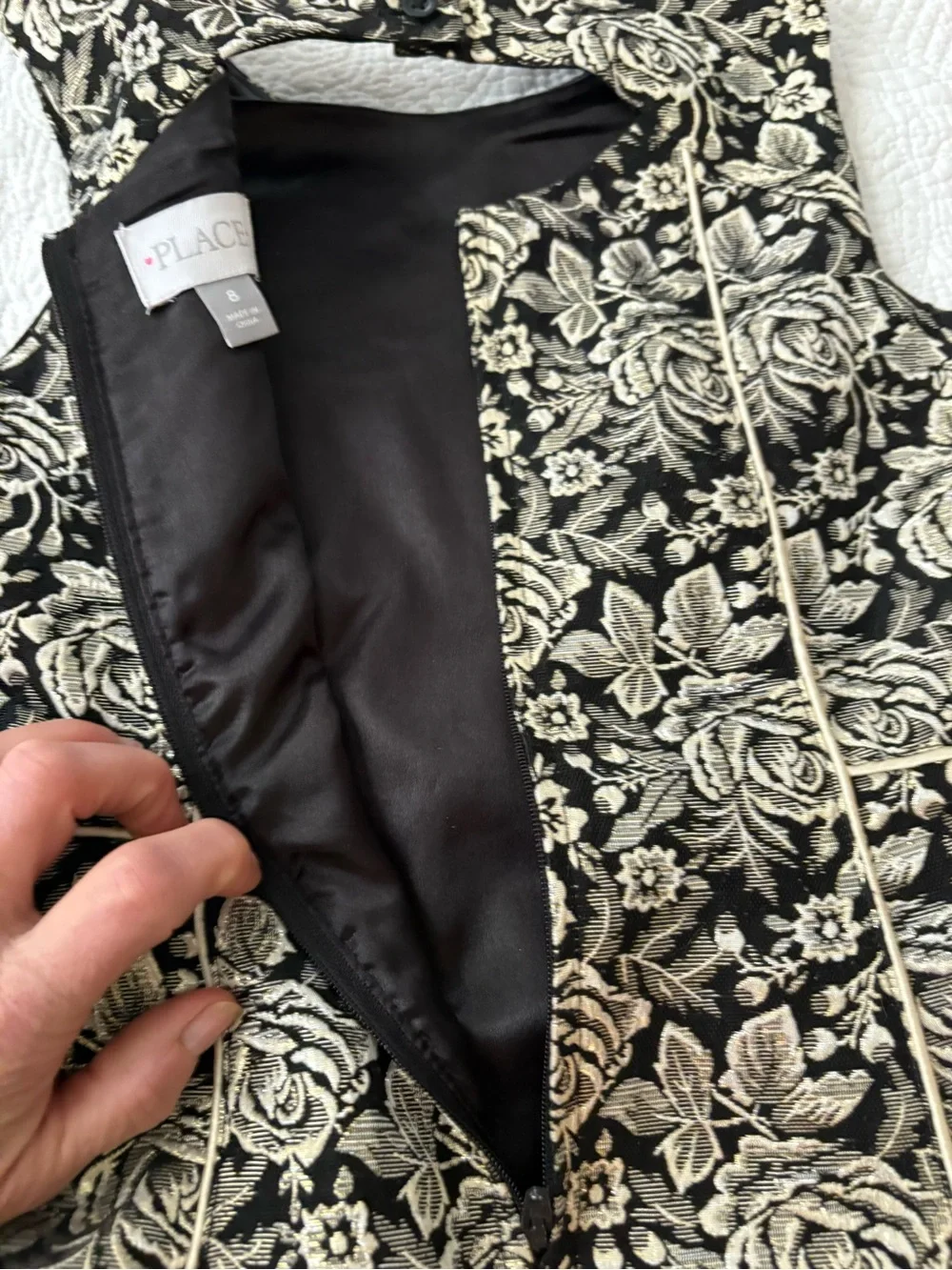 Children’s Place sleeveless dress in metallic gold/black brocade.size 8. Great!
